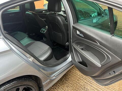 Vauxhall Insignia view 11
