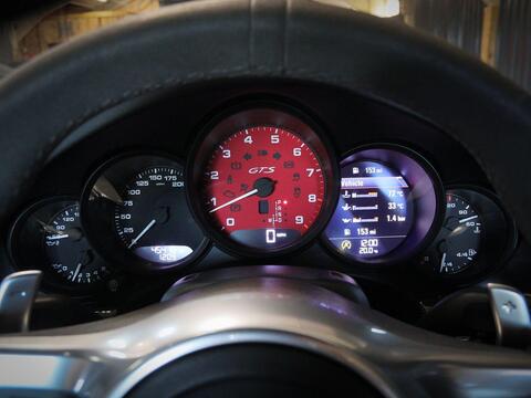 Porsche 911 view 45