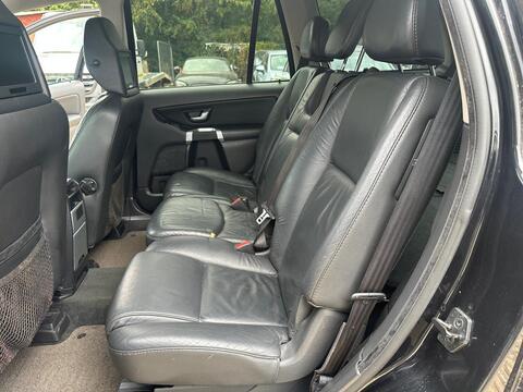 Volvo XC90 view 11