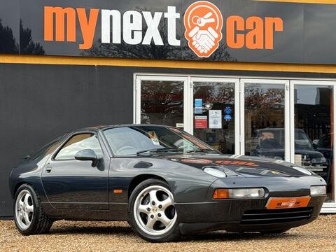 Porsche 928 view 2