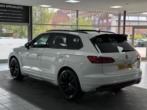 Volkswagen Touareg view 9
