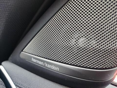 BMW 5 Series view 6