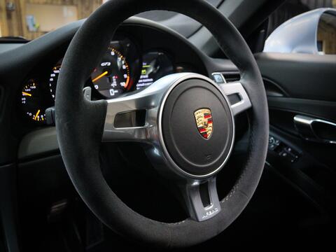 Porsche 911 view 27