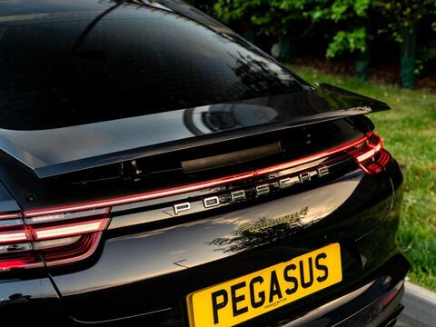 Porsche Panamera view 9