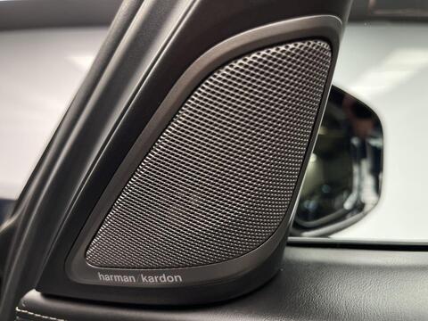 BMW 7 Series view 15