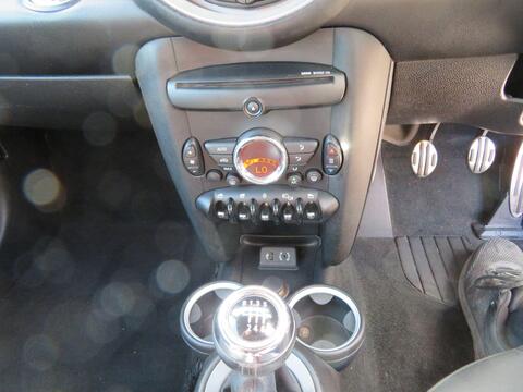 Mini Convertible view 18