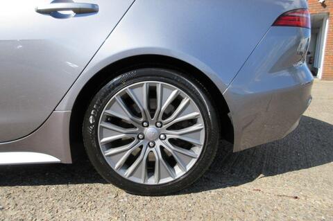 Jaguar Xe view 57