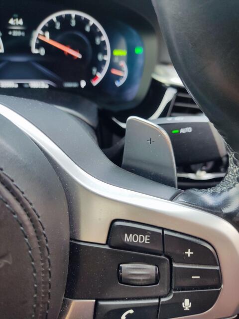 BMW 5 Series view 8