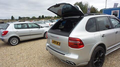 Porsche Cayenne view 48
