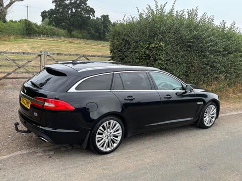 Jaguar XF view 14