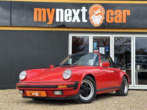 Porsche 911 view 5