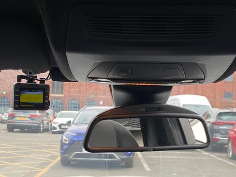 BMW 5 Series view 35