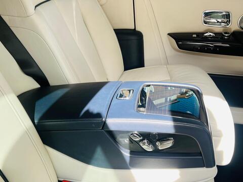 Rolls-Royce Phantom view 23