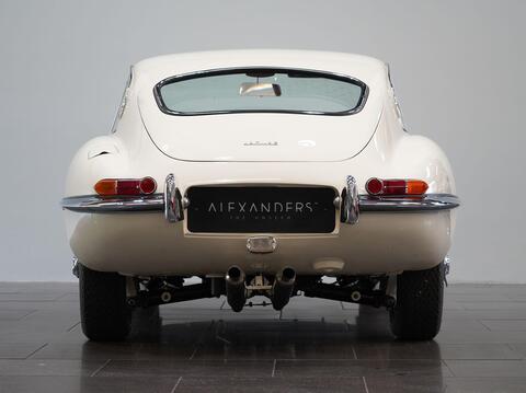 Jaguar E-Type view 35