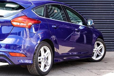 Ford Focus view 11