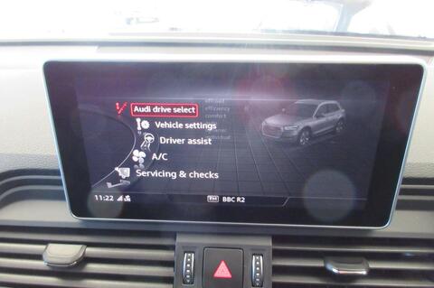 Audi SQ5 view 29