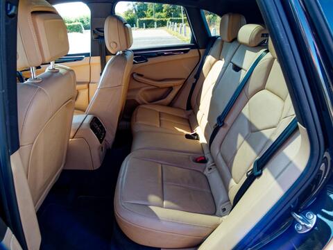 Porsche Macan view 30