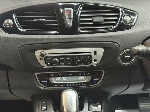 Renault Scenic view 26