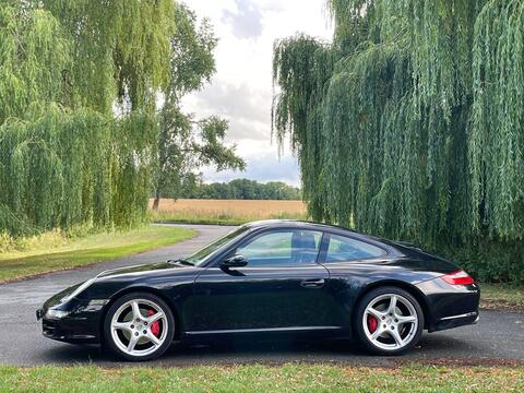 Porsche 911 view 5