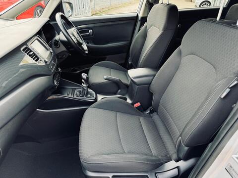 Kia Carens view 23