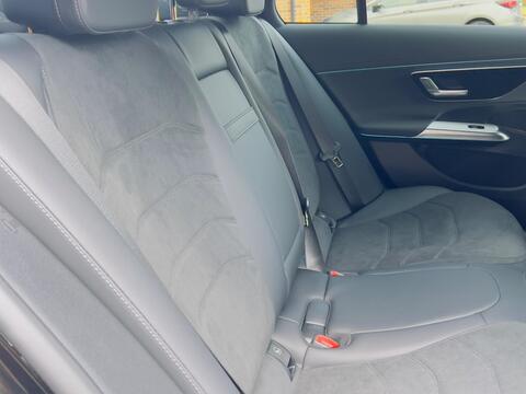 Mercedes-Benz E Class view 38