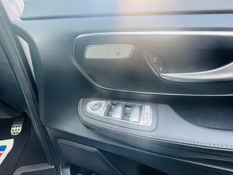 Mercedes-Benz V-Class view 50