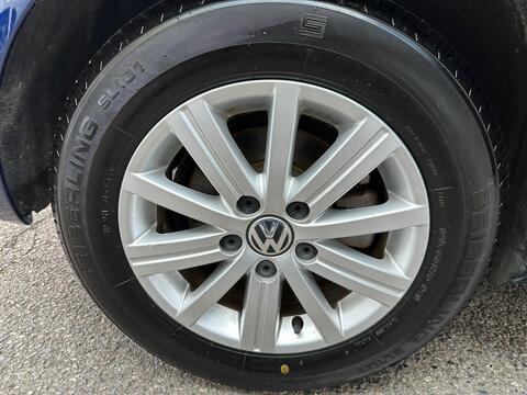 Volkswagen Golf view 23
