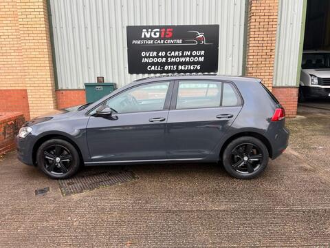 Volkswagen Golf view 3