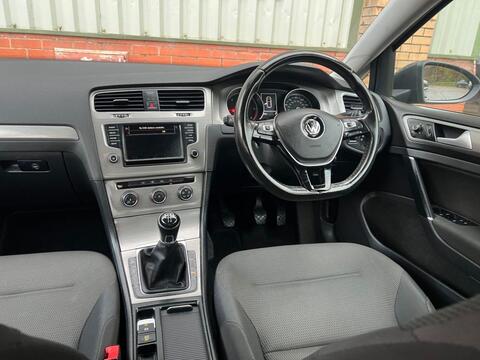 Volkswagen Golf view 17
