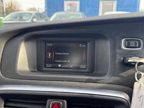 Volvo V40 Cross Country view 14