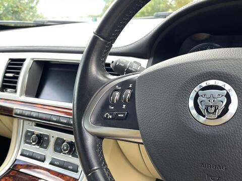 Jaguar XF view 18
