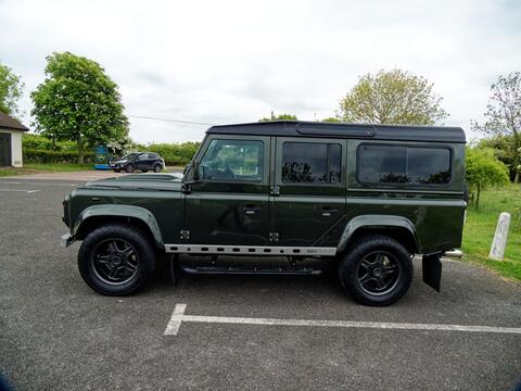 Land Rover Defender view 21