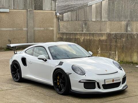 Porsche 911 view 3