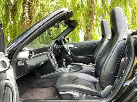 Porsche 911 view 39