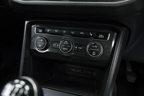 Volkswagen Tiguan view 21