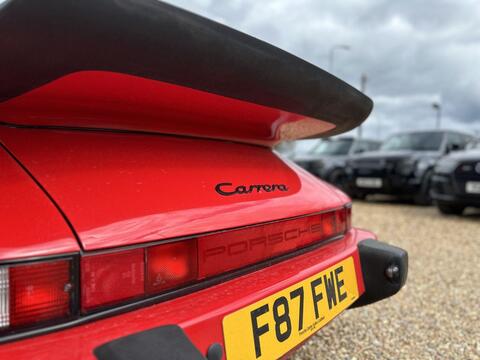 Porsche 911 view 11