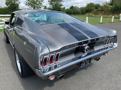 Ford Mustang view 11