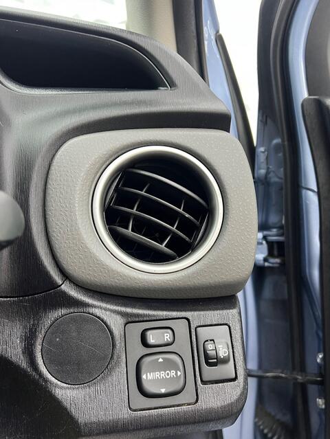 Toyota Yaris view 24