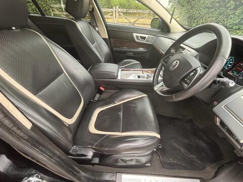 Jaguar XF view 39