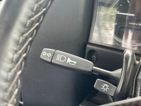 Land Rover Defender view 19