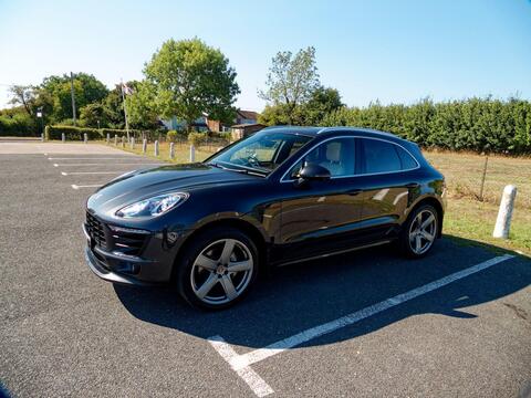 Porsche Macan view 17