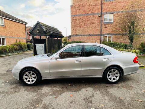 Mercedes-Benz E Class view 21