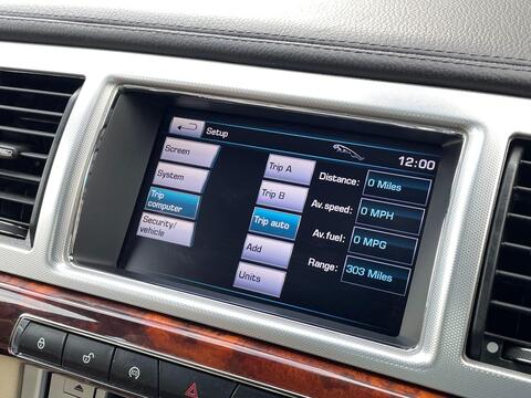 Jaguar XF view 25