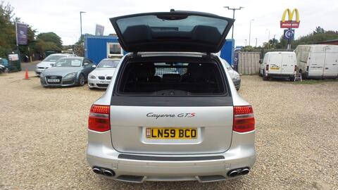 Porsche Cayenne view 53