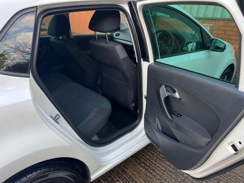 Volkswagen Polo view 9
