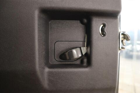 Land Rover Defender view 46