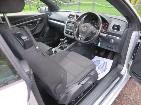 Volkswagen Eos view 4
