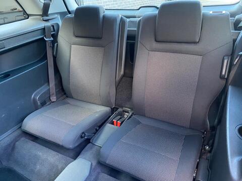 Vauxhall Zafira view 38
