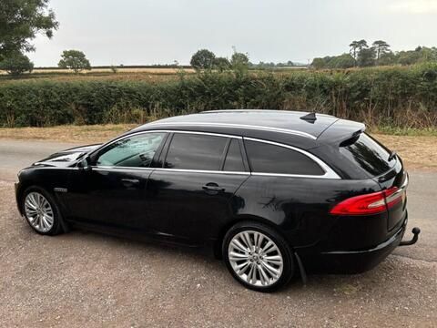 Jaguar XF view 18