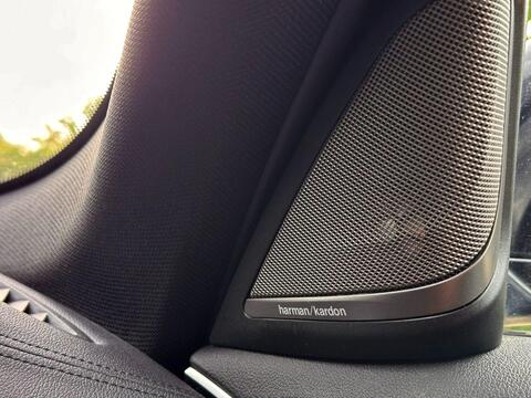 BMW 5 Series view 15